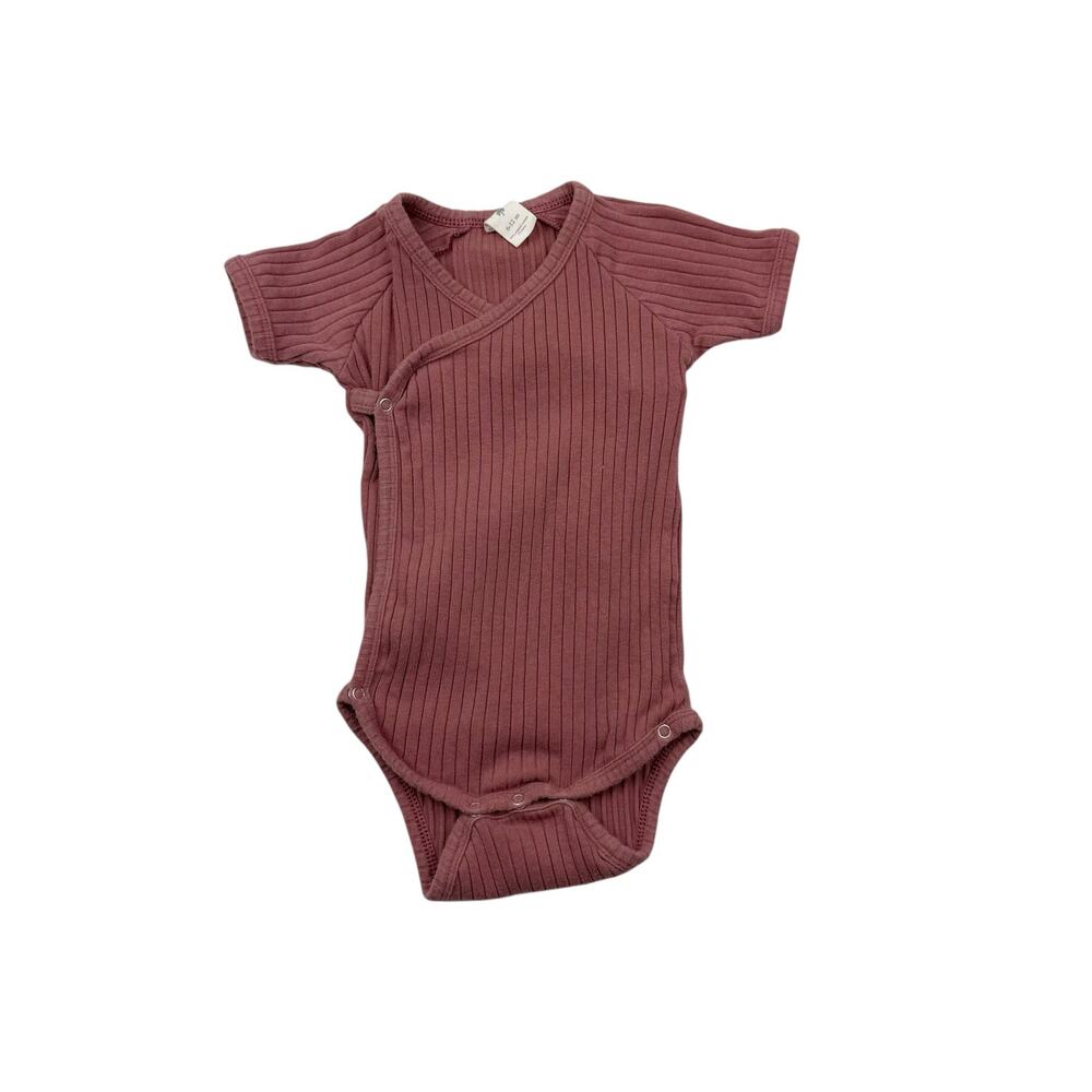 Kate Quinn Organics Ribbed Side Snap Bodysuit
